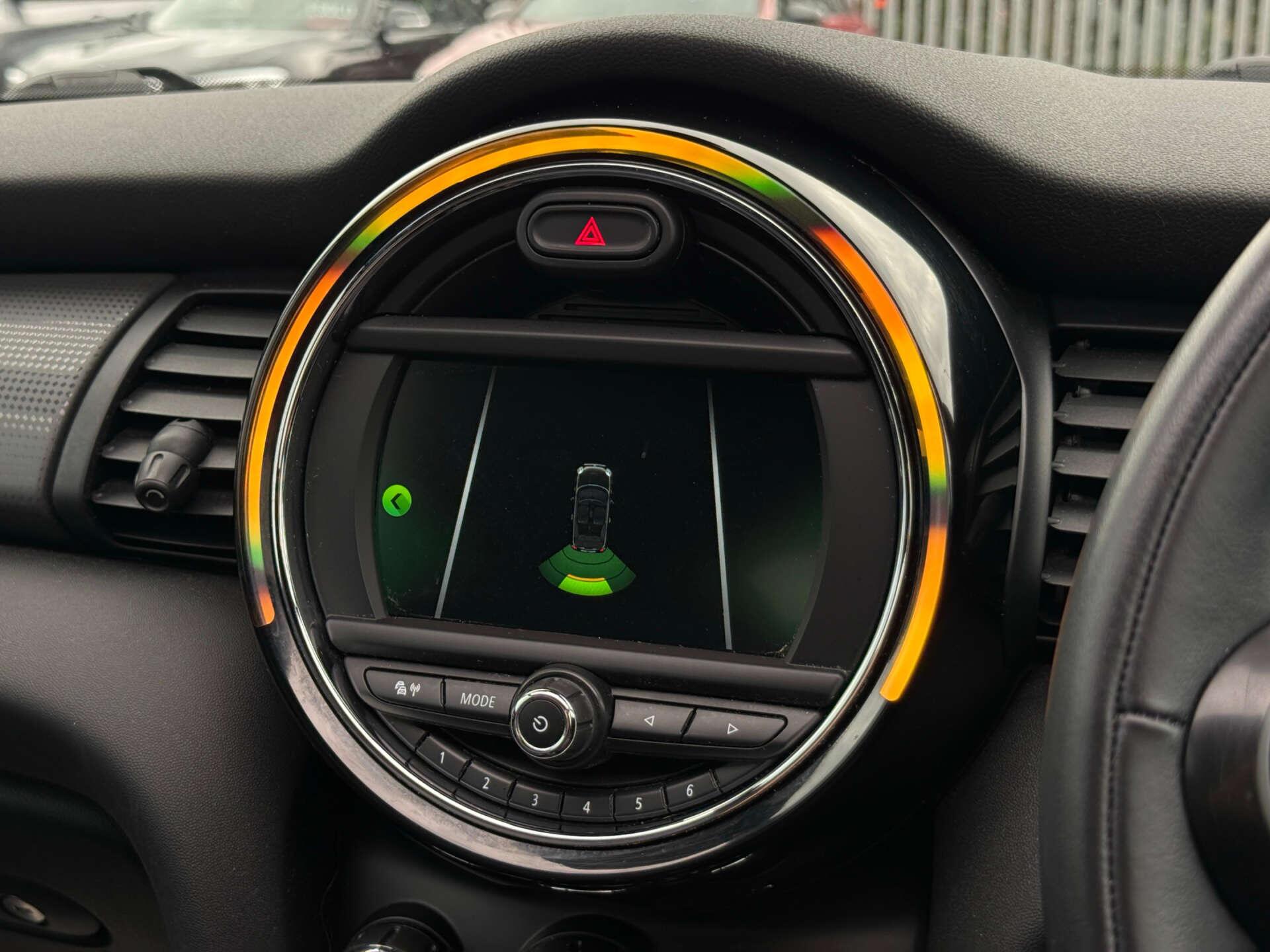 Mini Convertible view 65