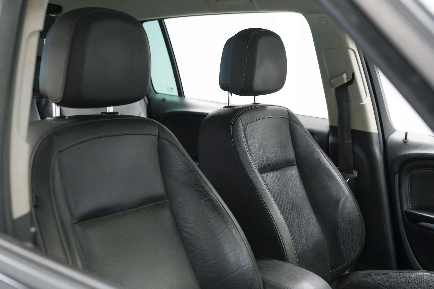 Vauxhall Zafira Tourer view 11