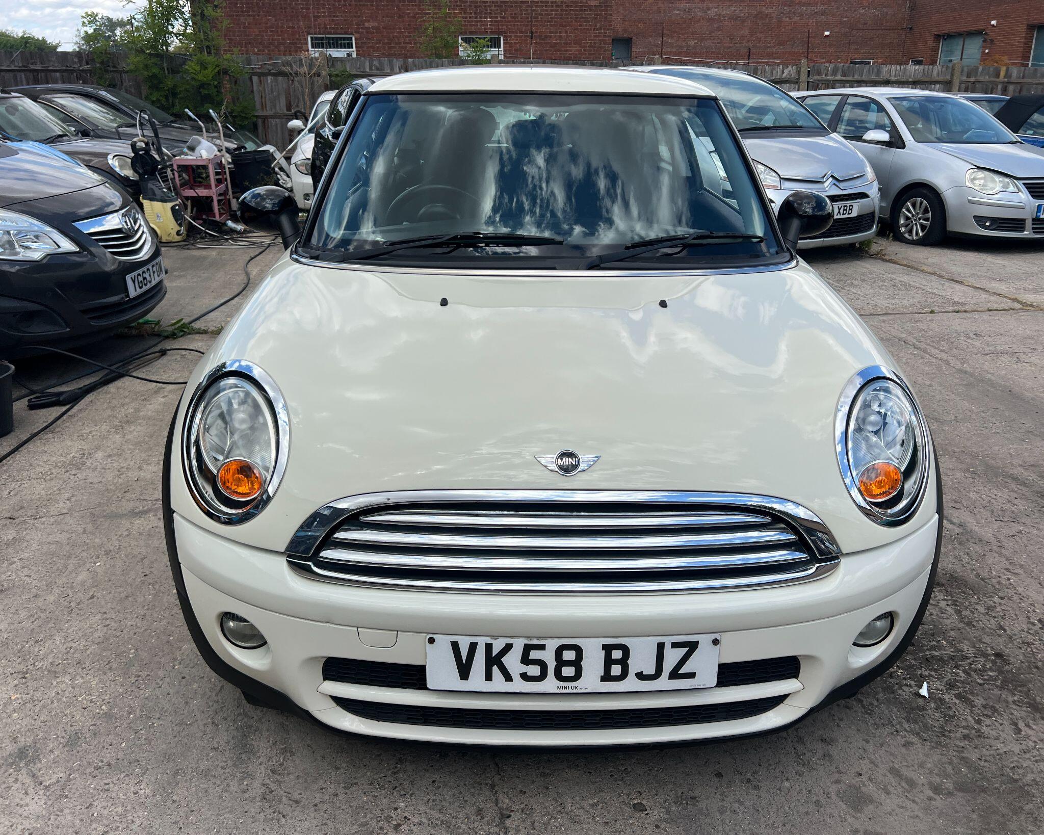 Mini Hatch view 10