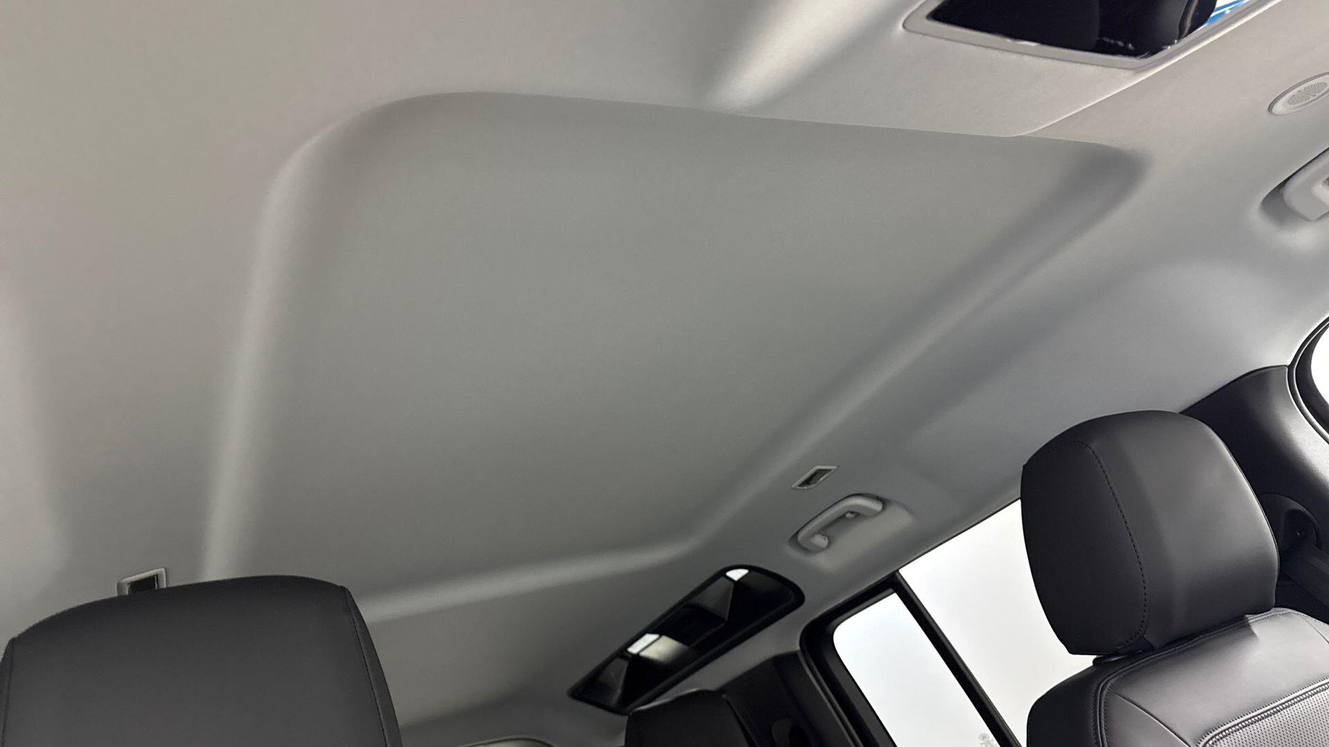 Land Rover Defender view 21