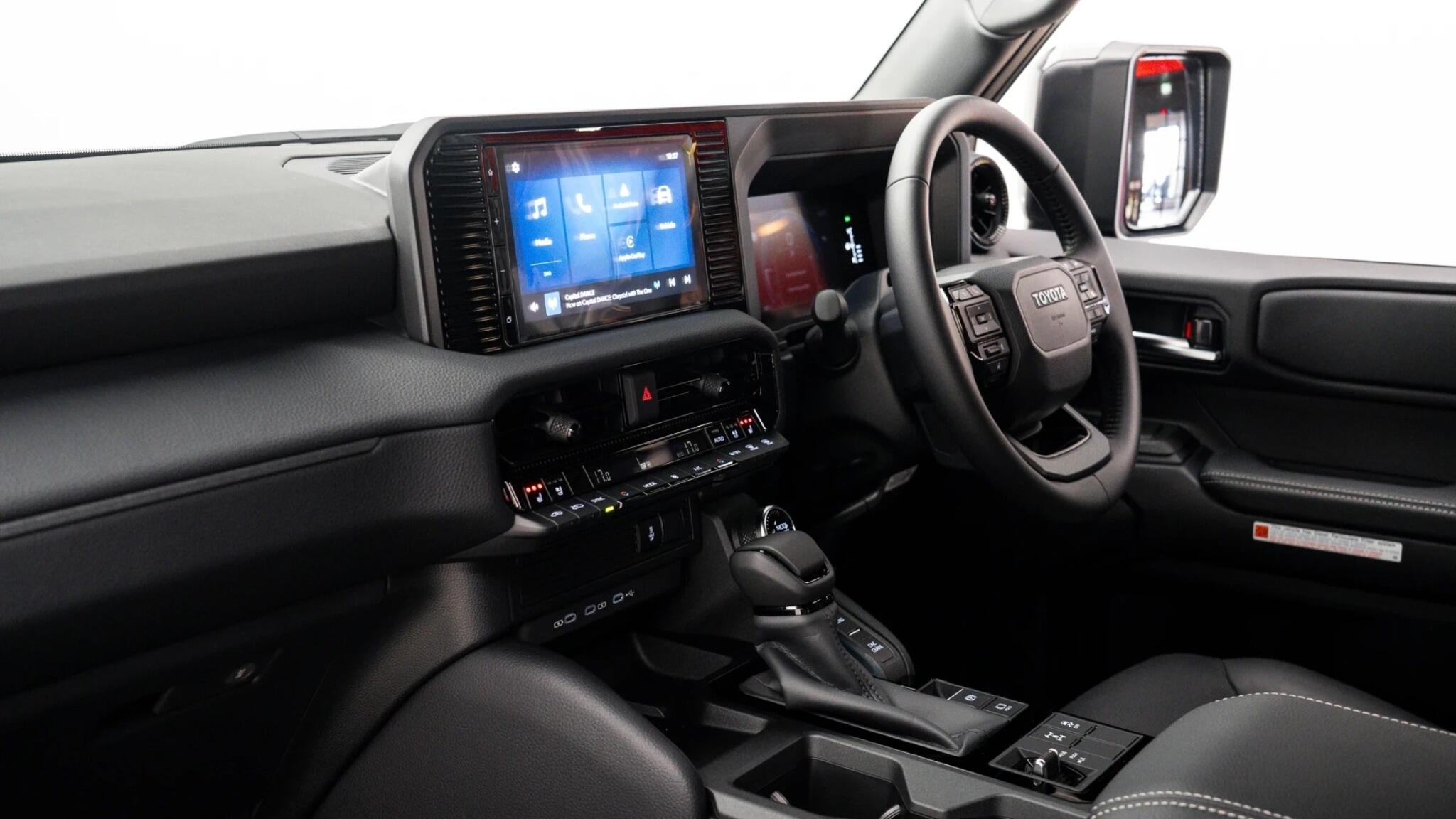Toyota Land Cruiser view 10