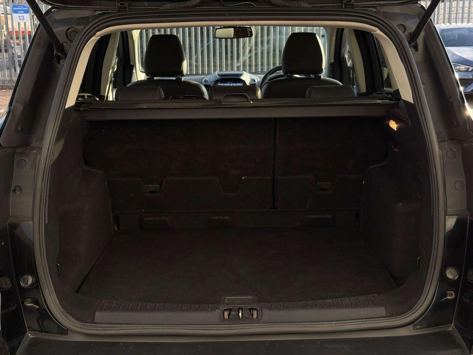 Ford Kuga view 55