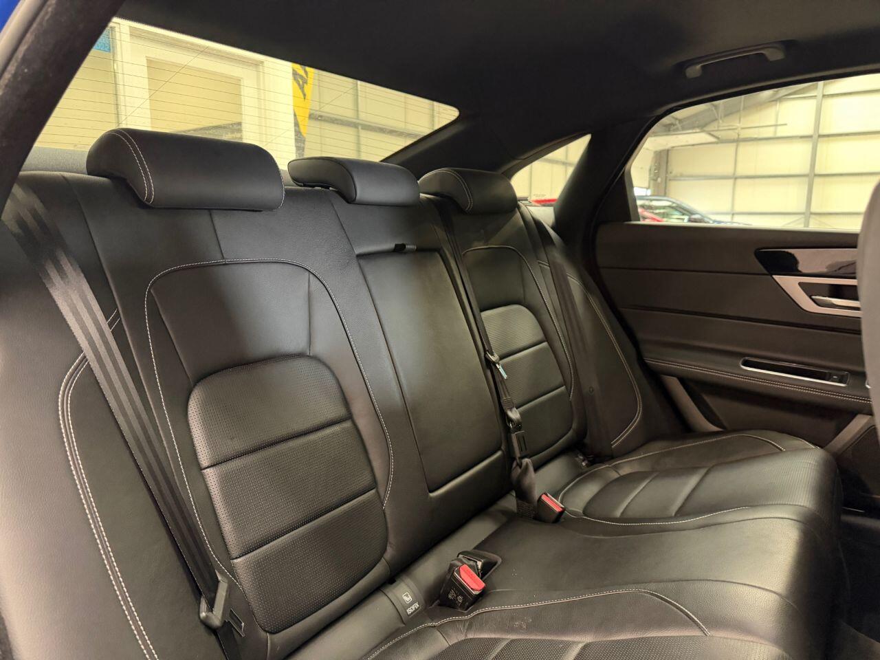 Jaguar XF view 8