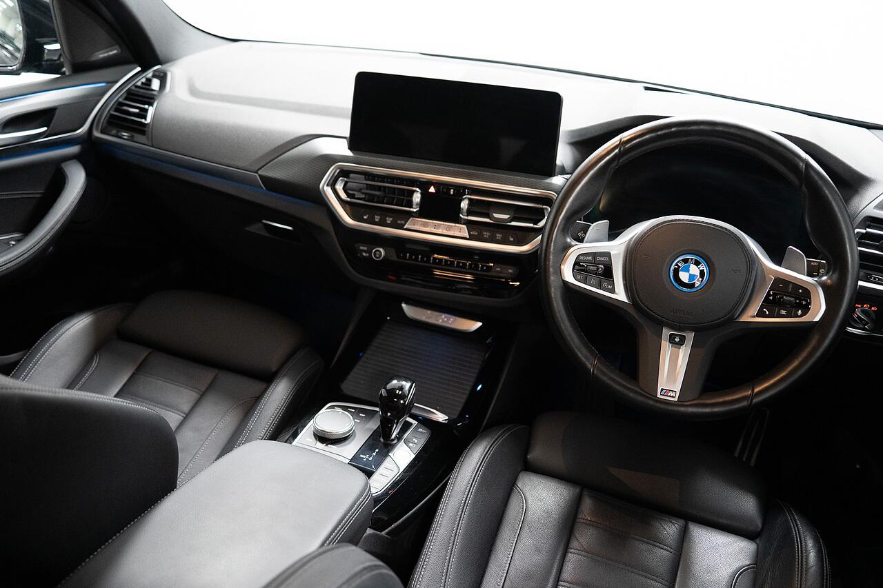 BMW X3 view 5