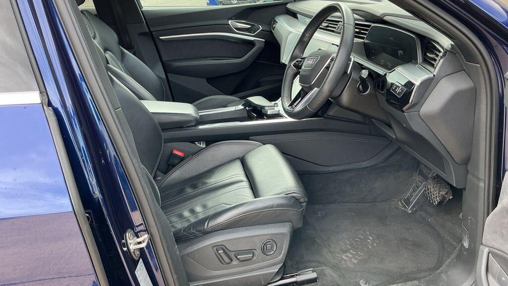 Audi E-Tron view 8