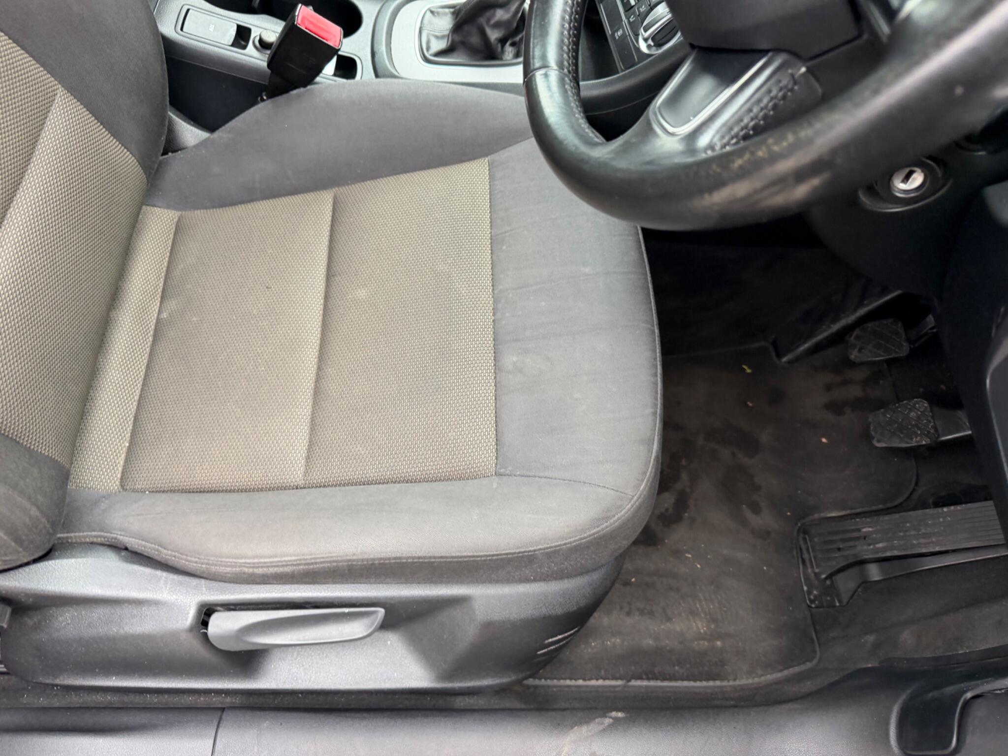Audi Q3 view 13