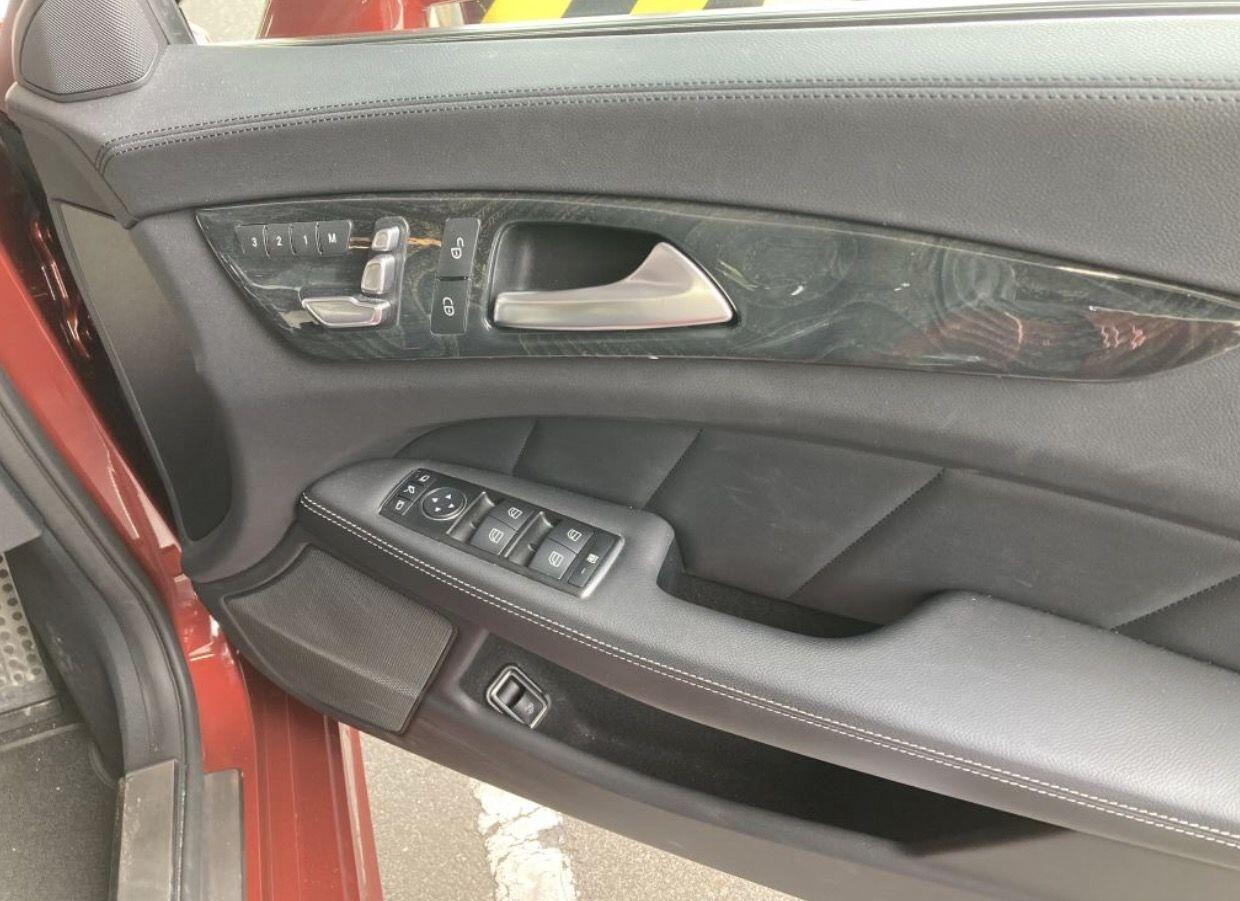 Mercedes-Benz CLS view 12