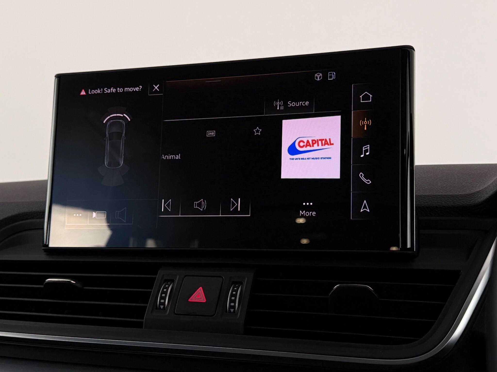 Audi Q5 view 25