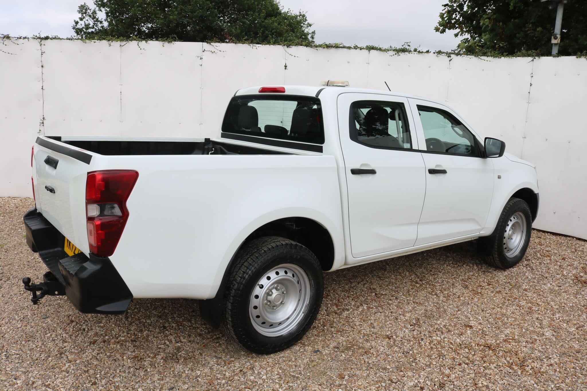 Isuzu D-Max view 21