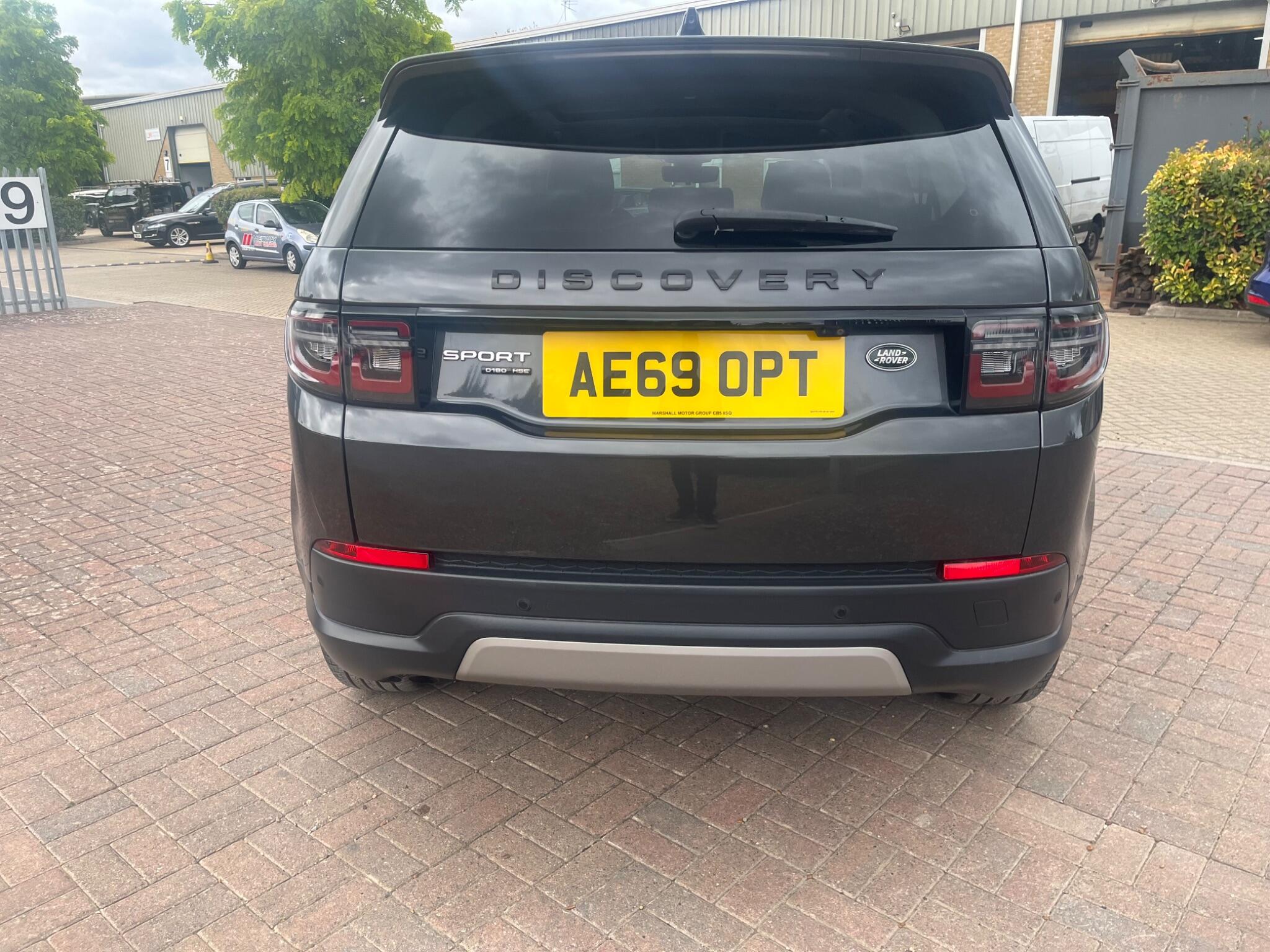 Land Rover Discovery Sport view 19