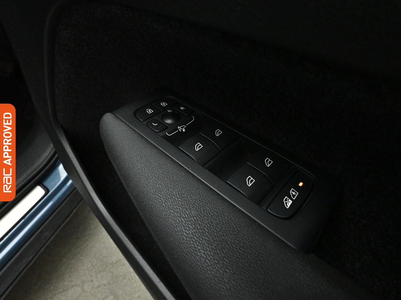 Volvo C40 view 25