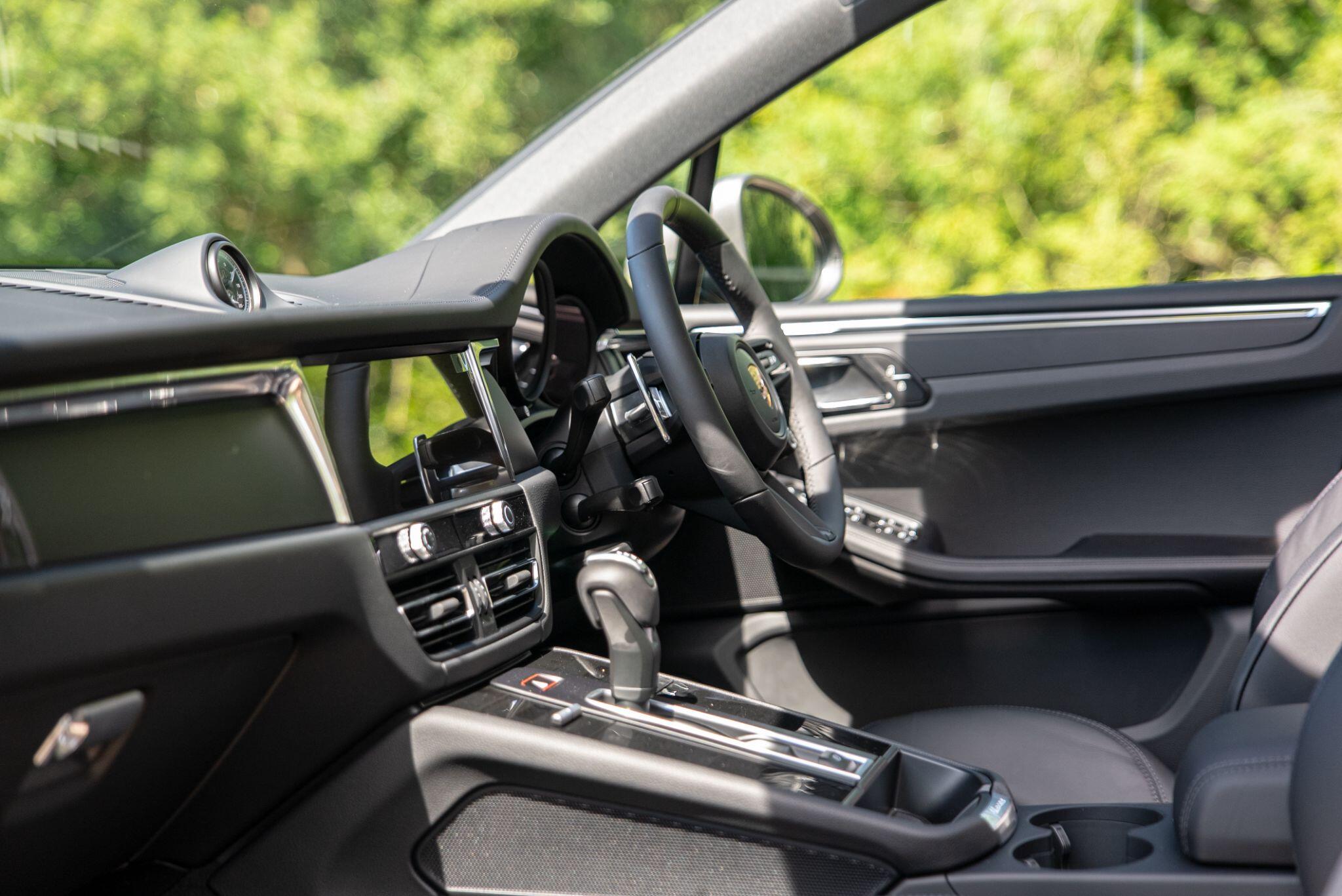 Porsche Macan view 61