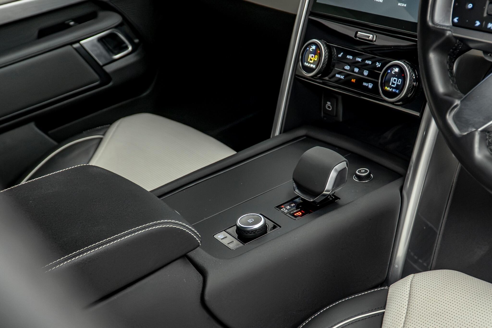 Land Rover Discovery view 33
