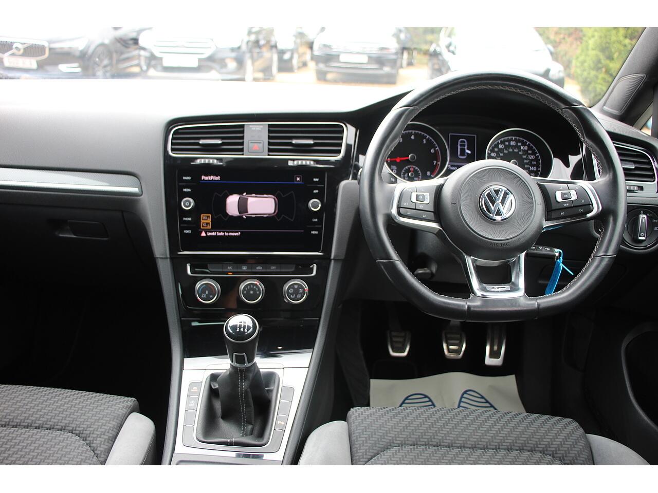 Volkswagen Golf view 19