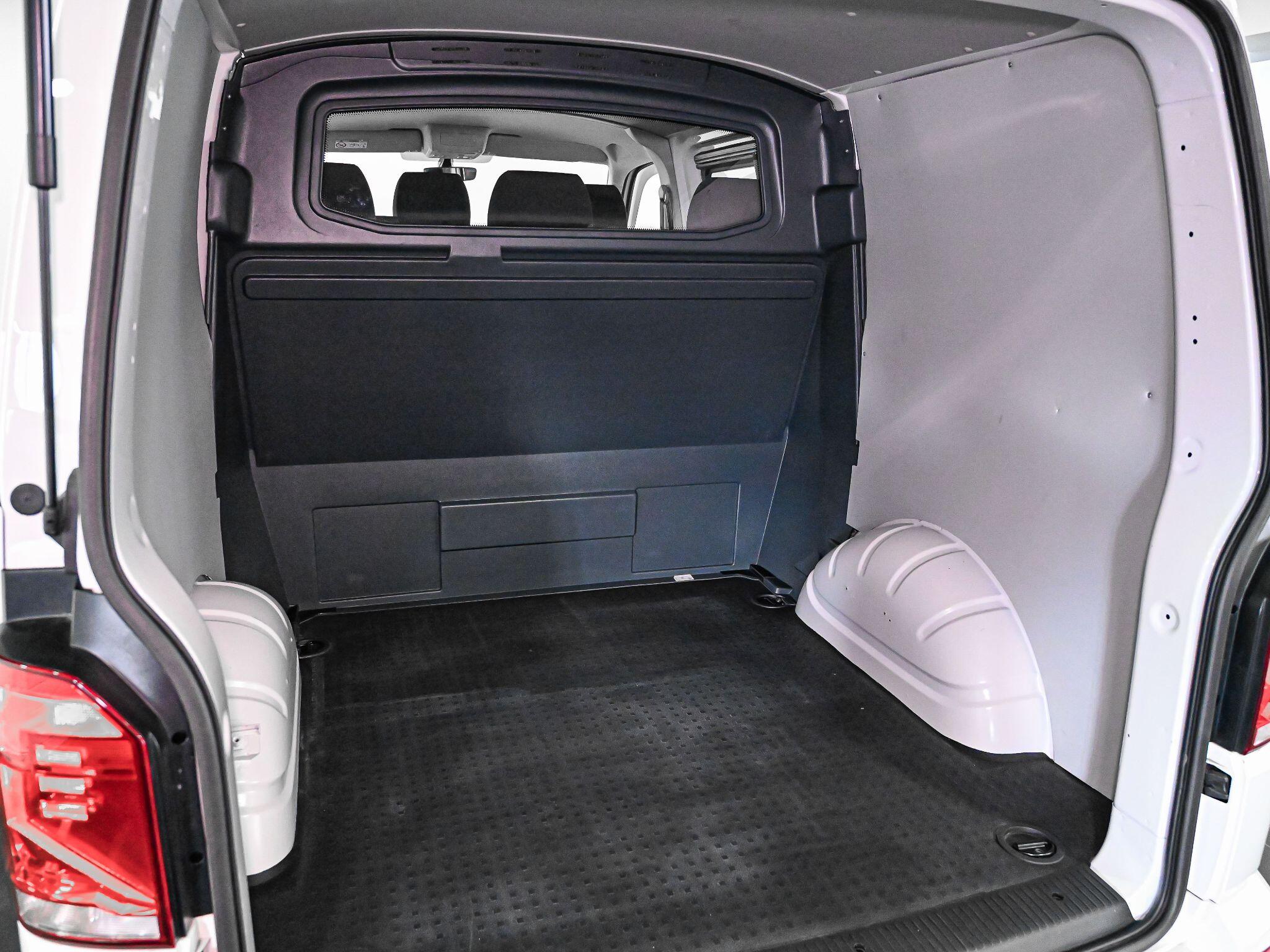 Volkswagen Transporter view 32