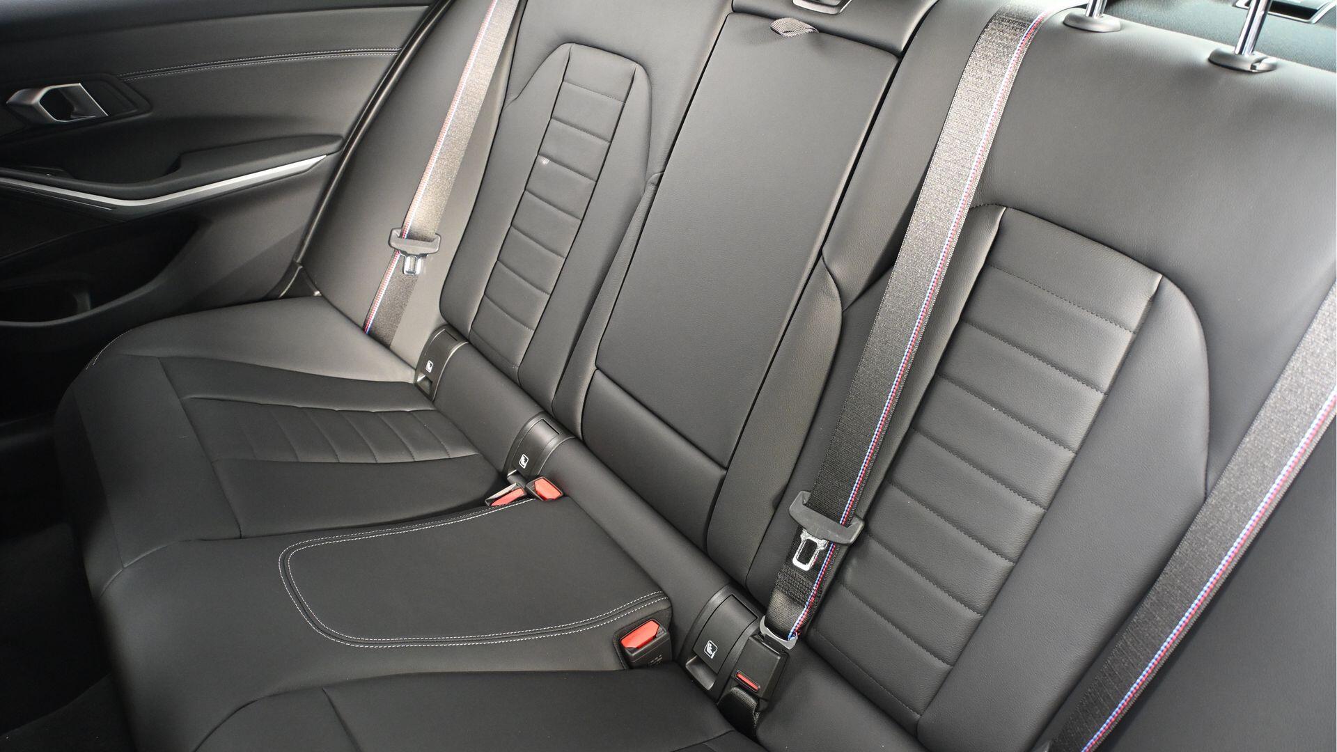 BMW 3 Series view 12