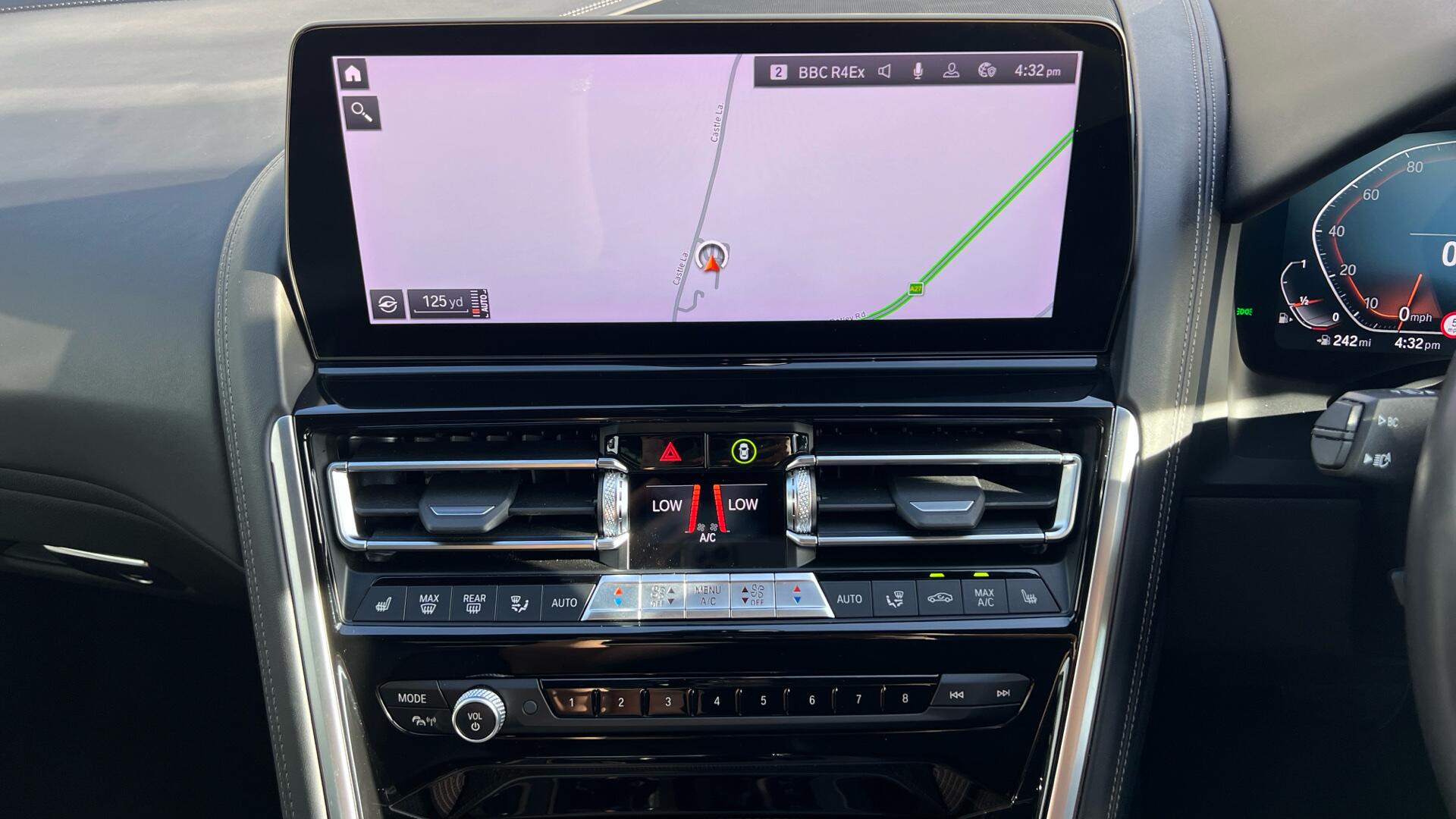 BMW 8 Series view 8