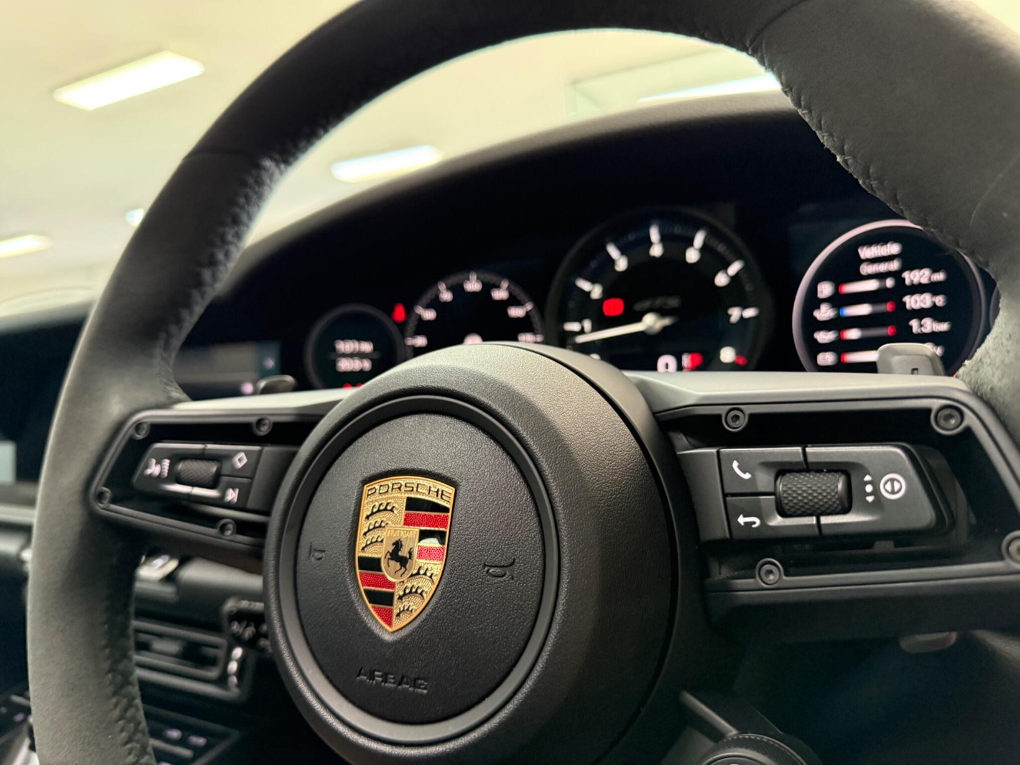 Porsche 911 view 67