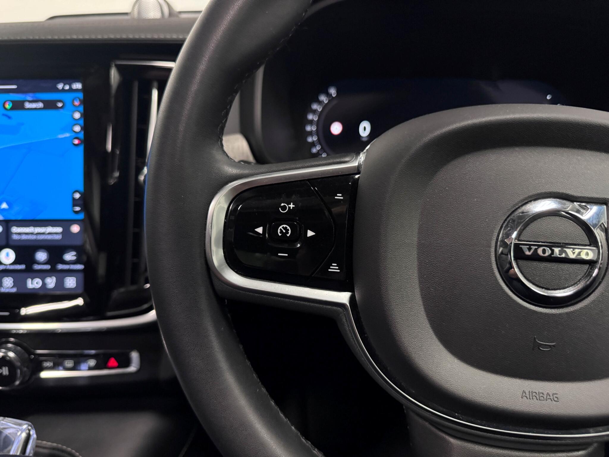 Volvo S90 view 13