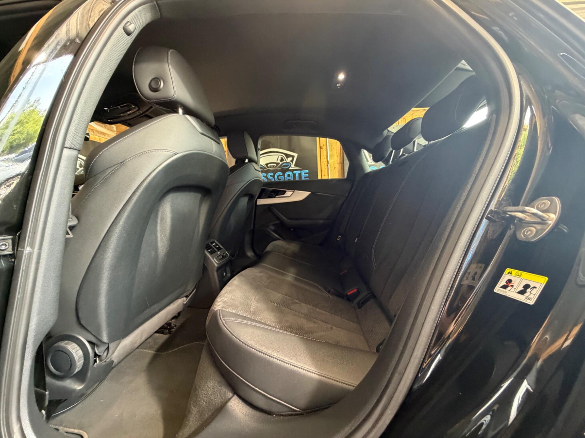 Audi A4 view 24