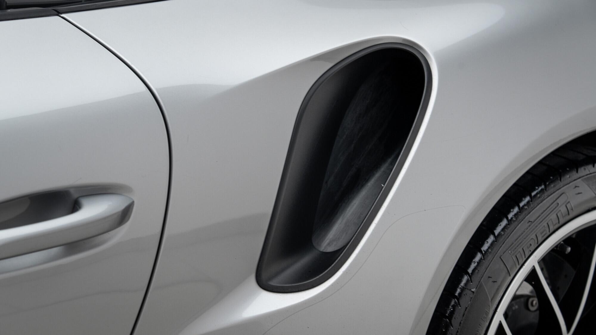 Porsche 911 view 19