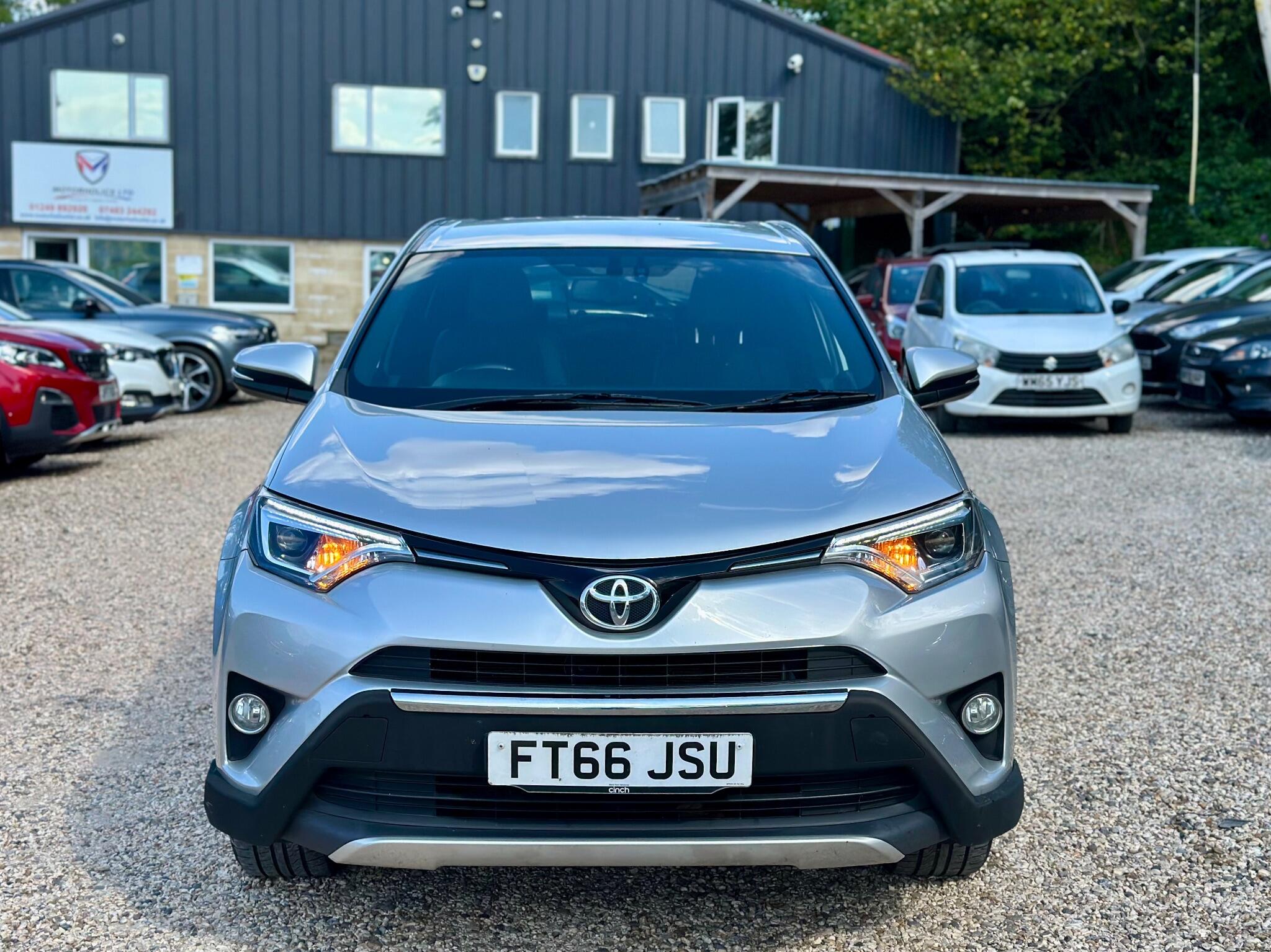 Toyota Rav4 view 5