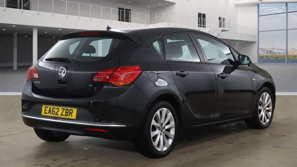 Vauxhall Astra view 4