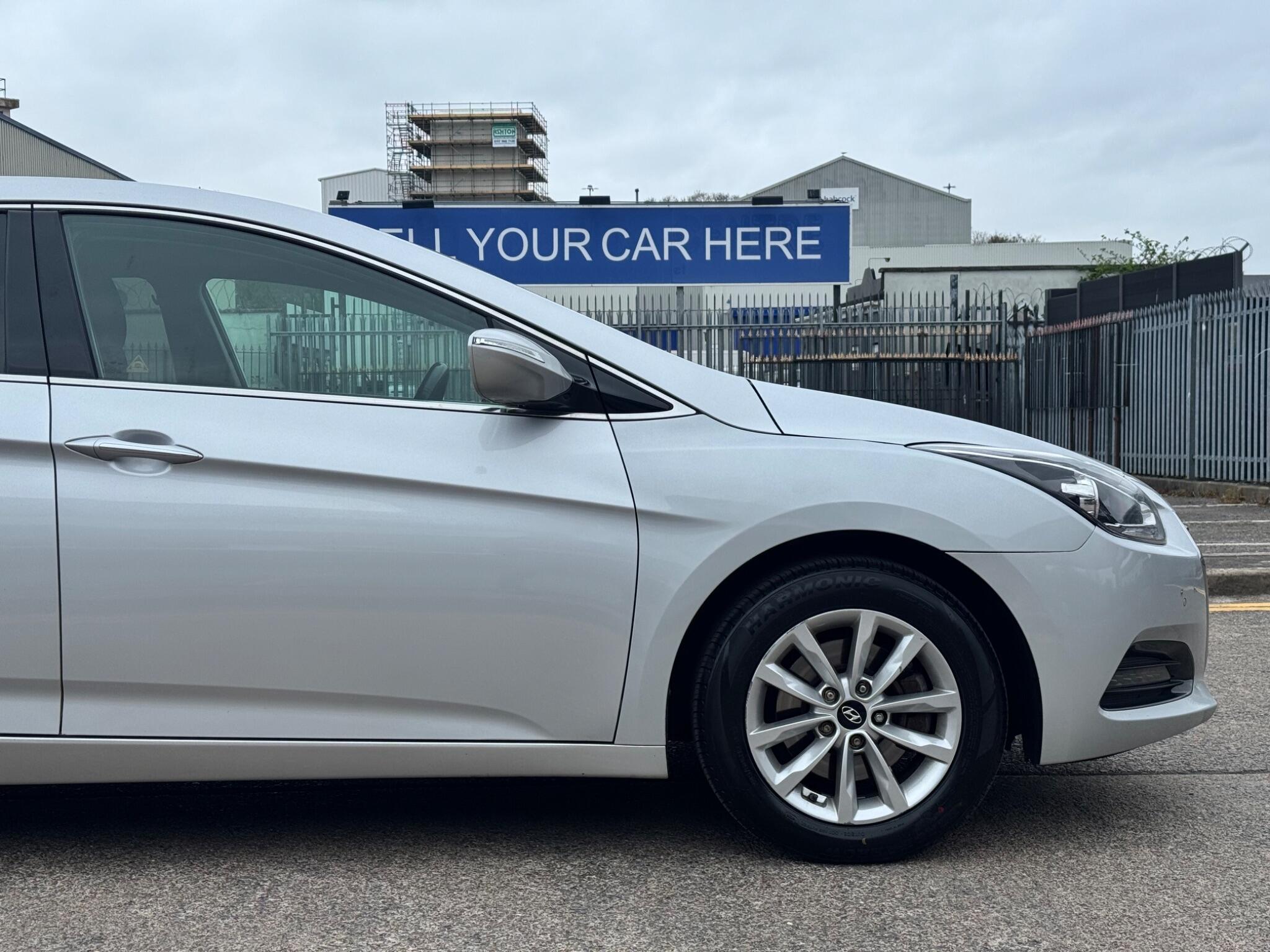 Hyundai i40 view 9