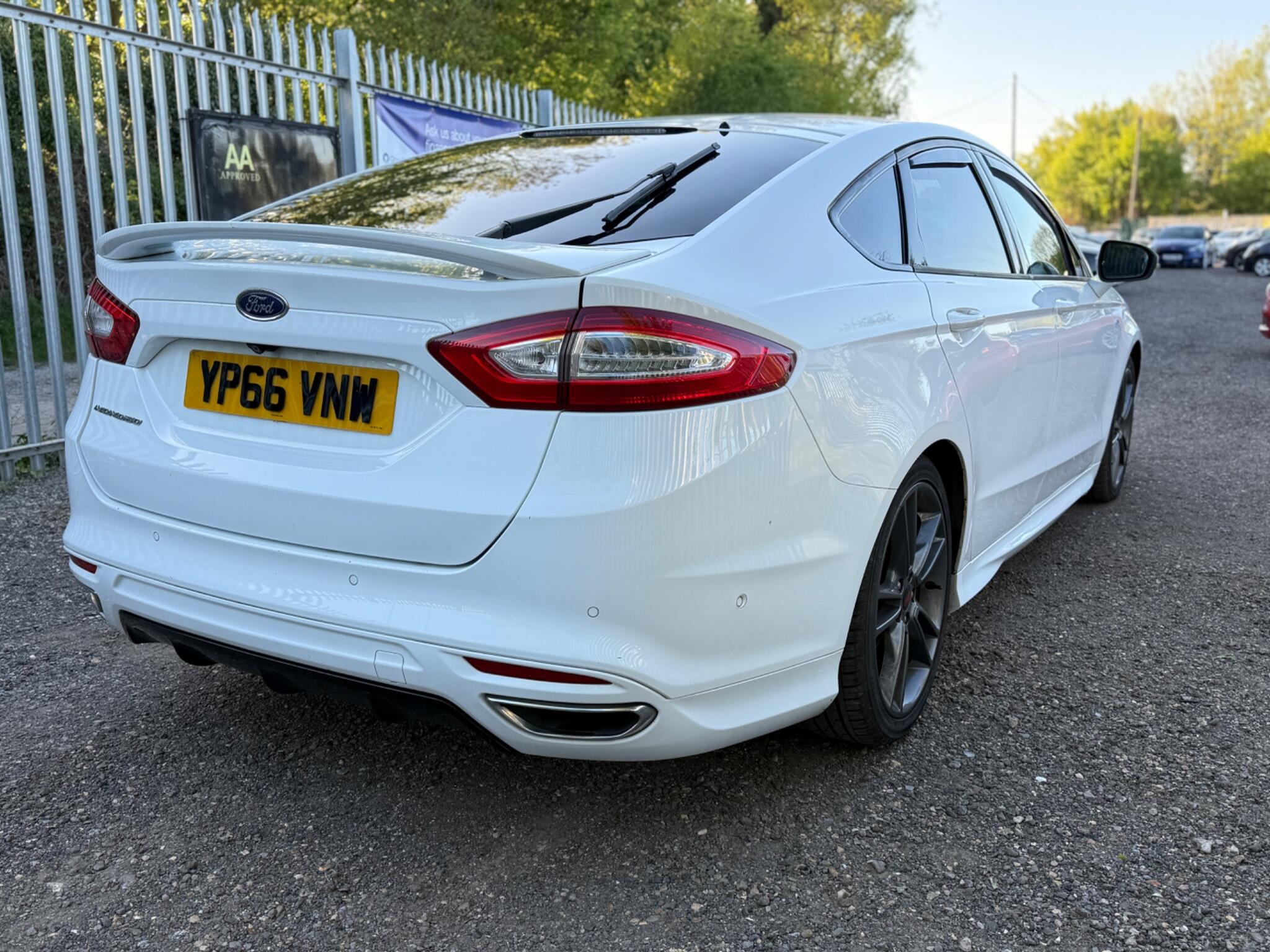 2016 Ford Mondeo image 14