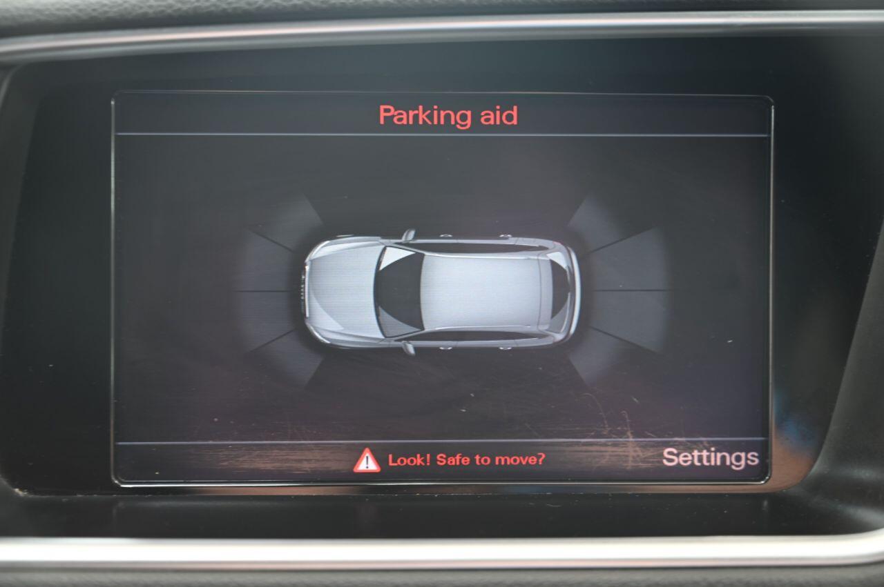 Audi Q5 view 25