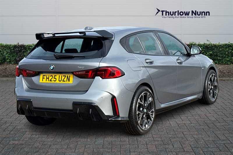 BMW 1 Series view 3