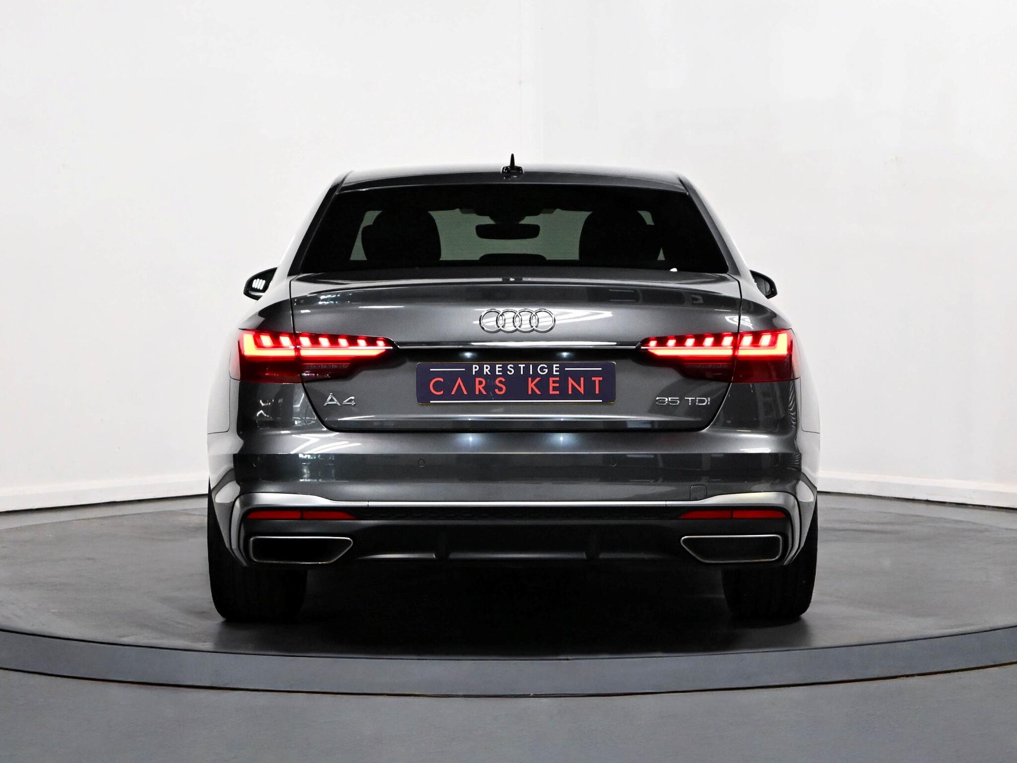 Audi A4 view 35