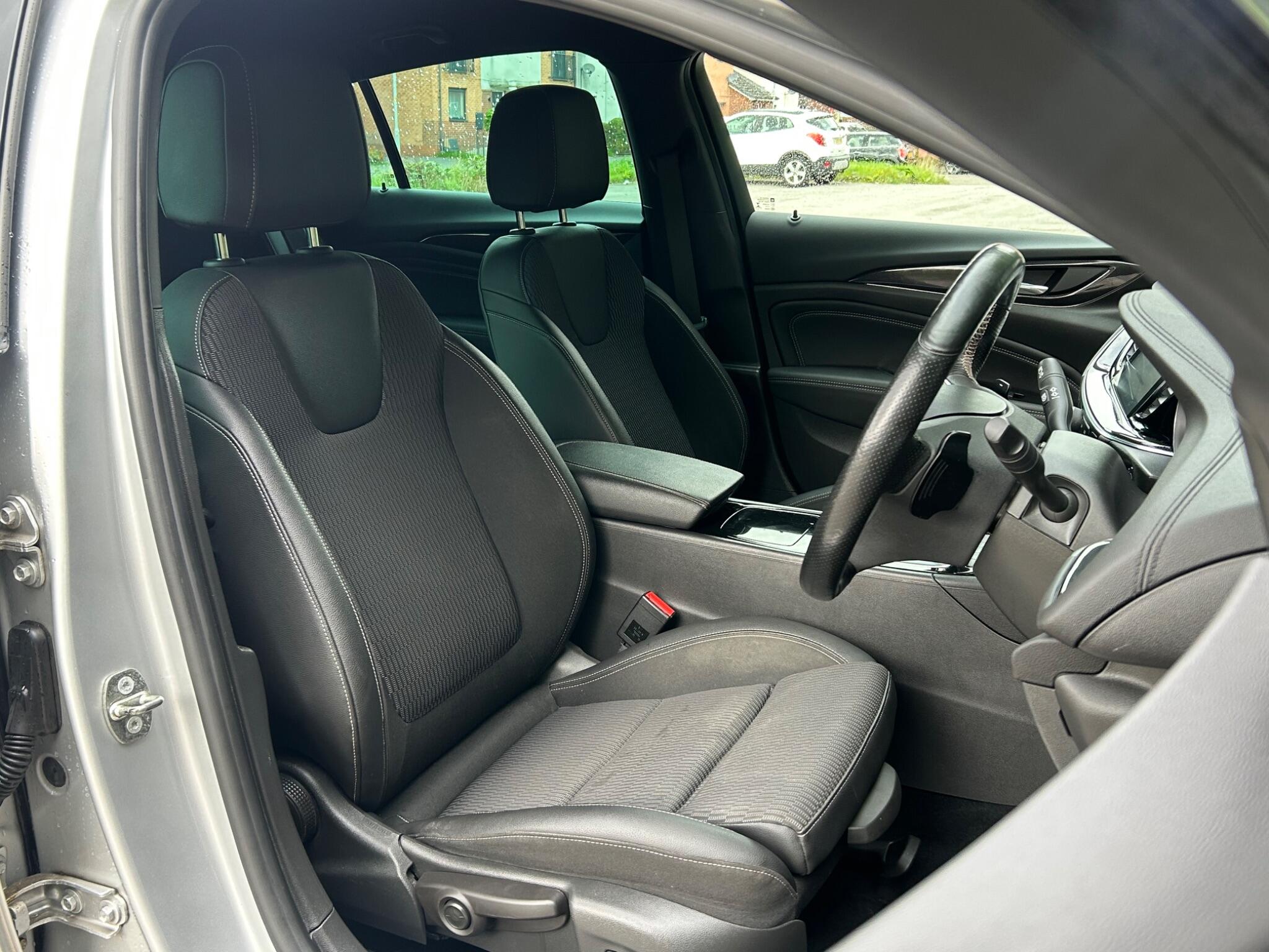 Vauxhall Insignia view 17