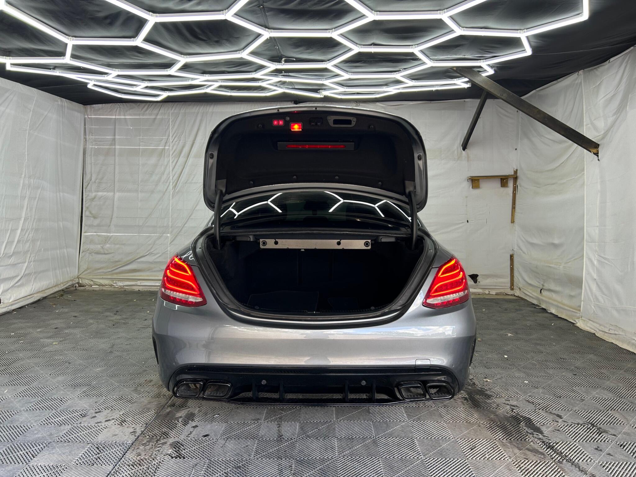 Mercedes-Benz C Class view 39