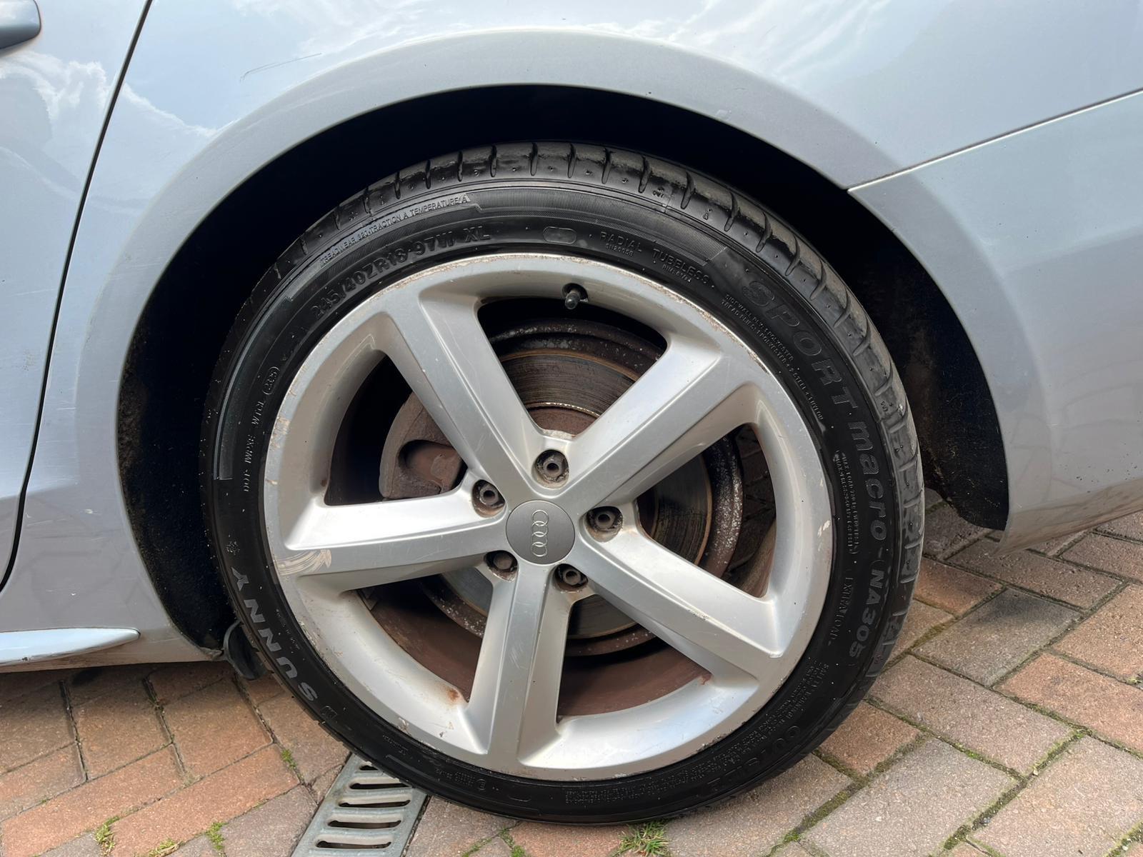 Audi A4 view 44