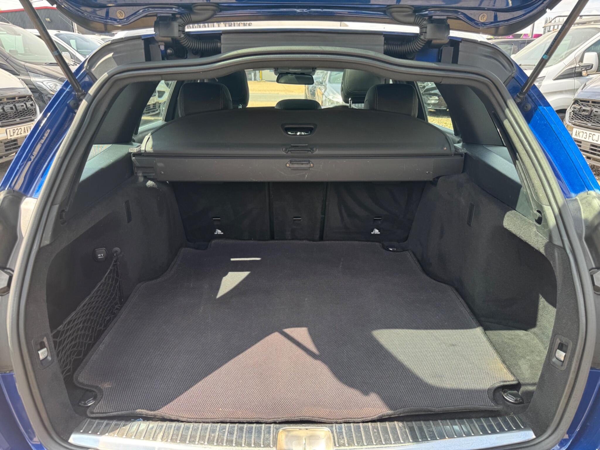 Mercedes-Benz C Class view 43