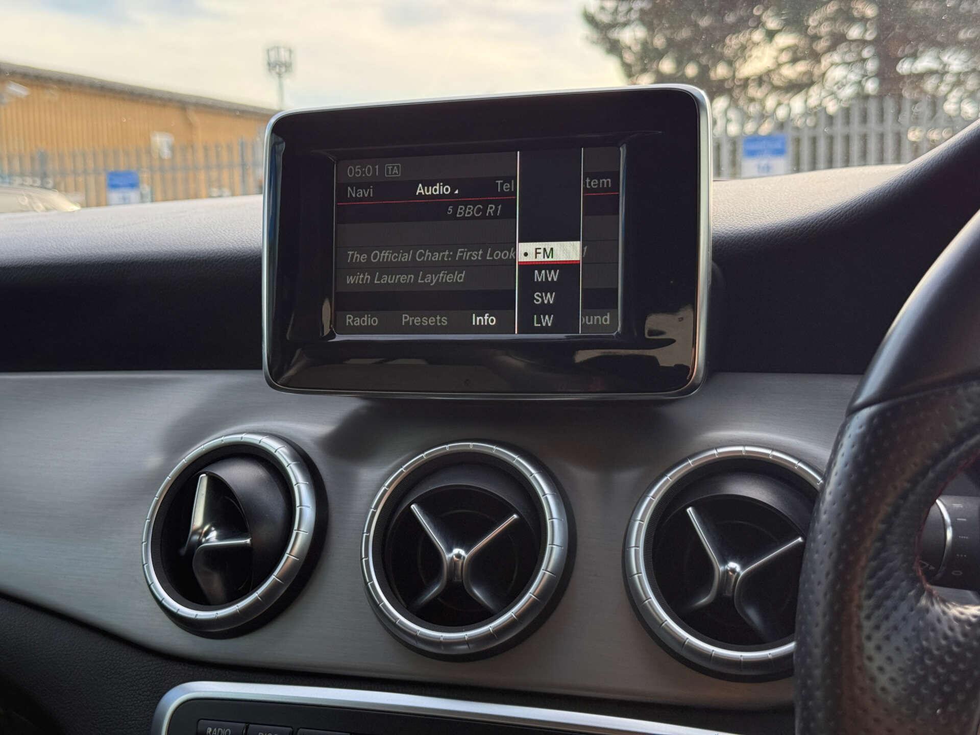 Mercedes-Benz Cla view 67