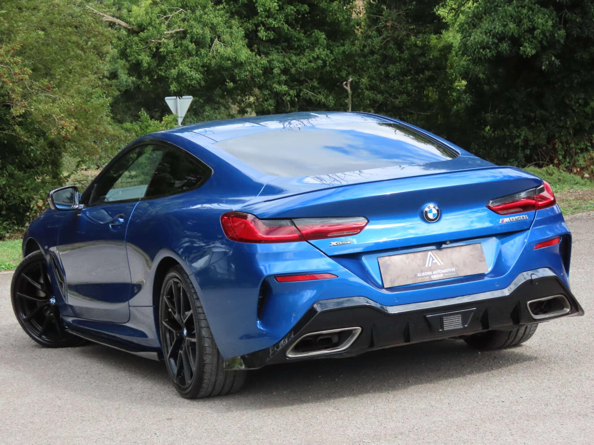 BMW 8 Series view 6