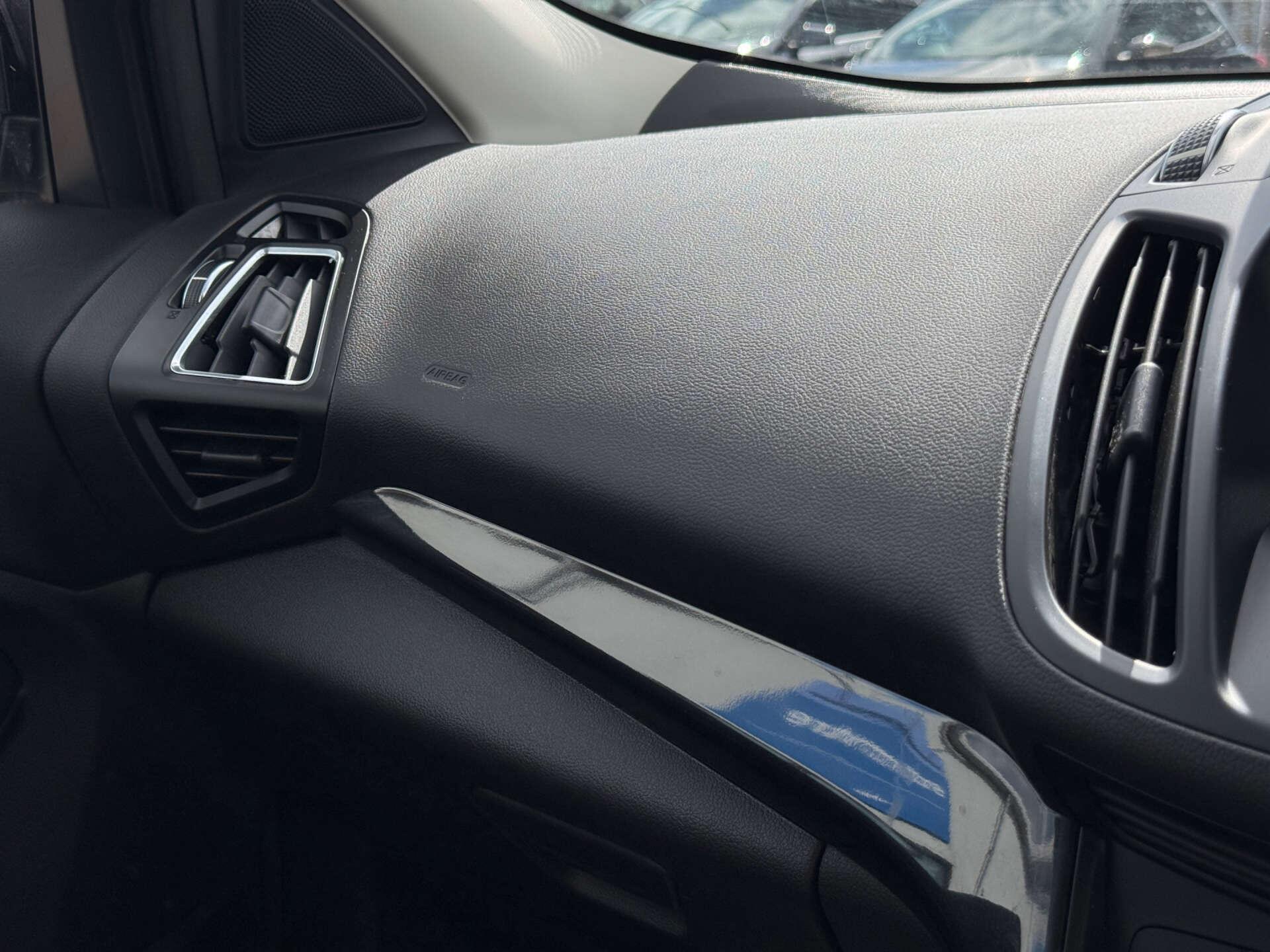 Ford Kuga view 52