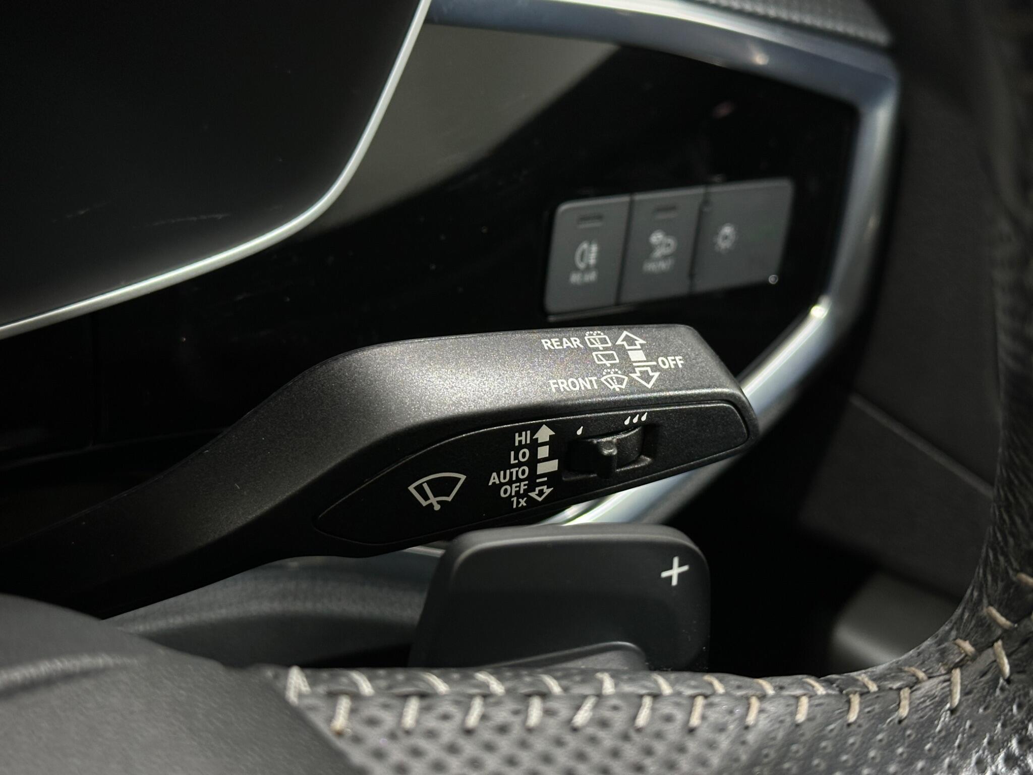 Audi Q3 view 17