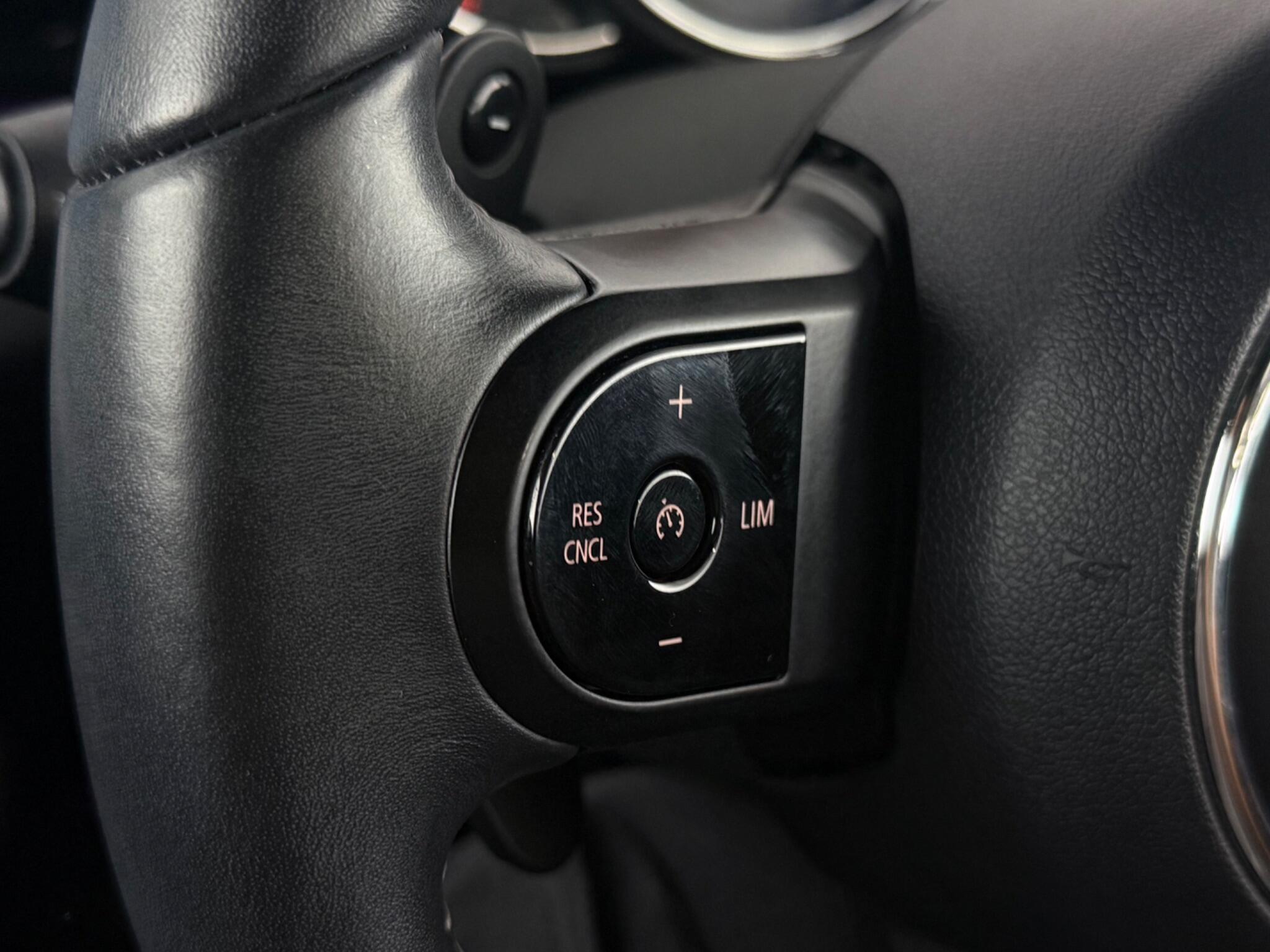 Mini Convertible view 17