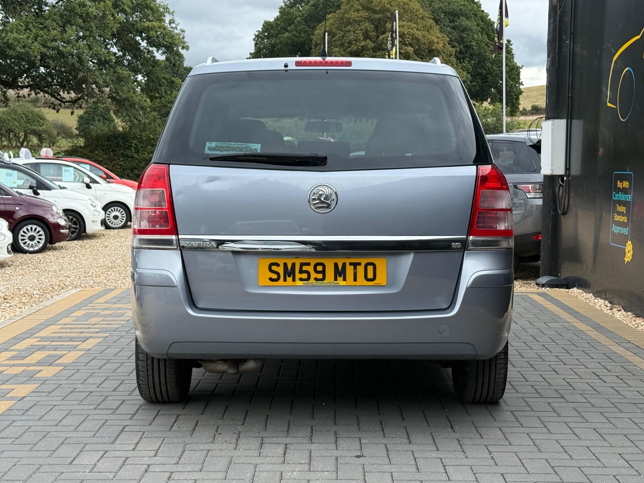 Vauxhall Zafira view 5