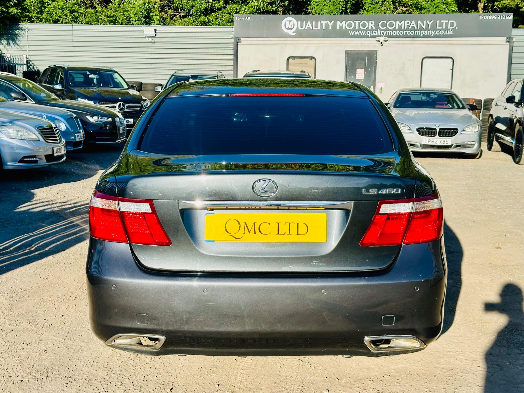 Lexus LS view 14