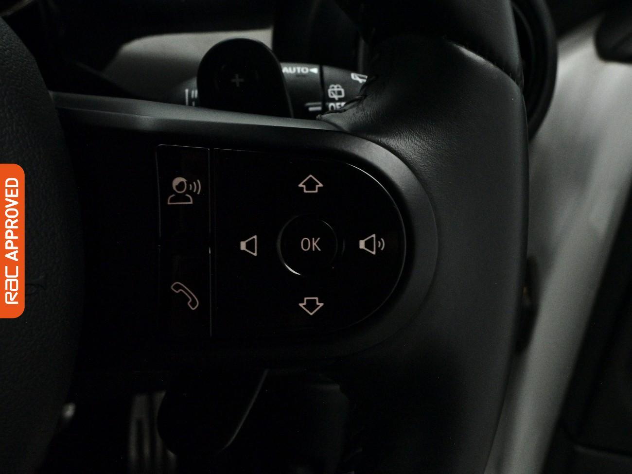 Mini Hatch view 23
