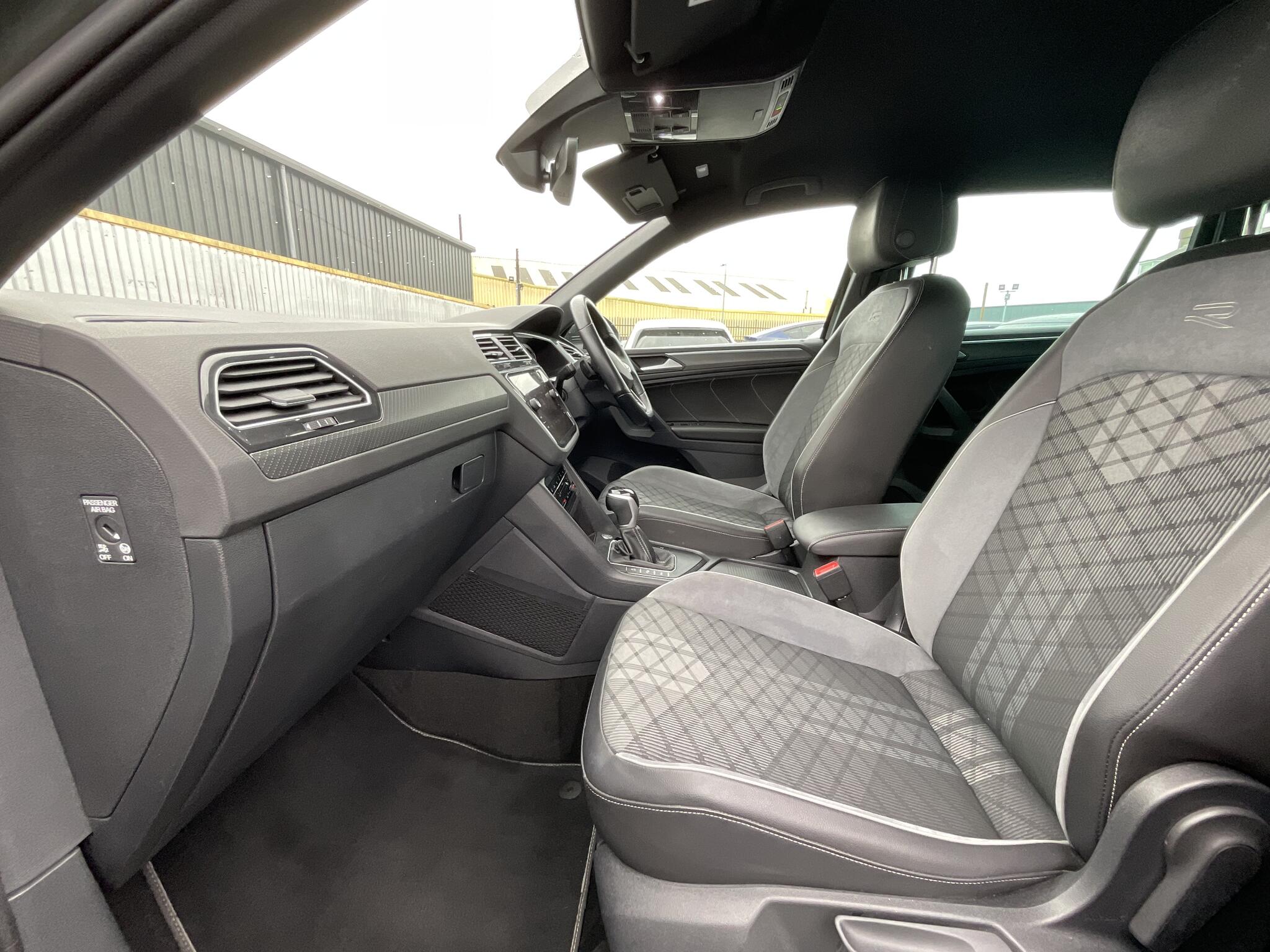 Volkswagen Tiguan view 19