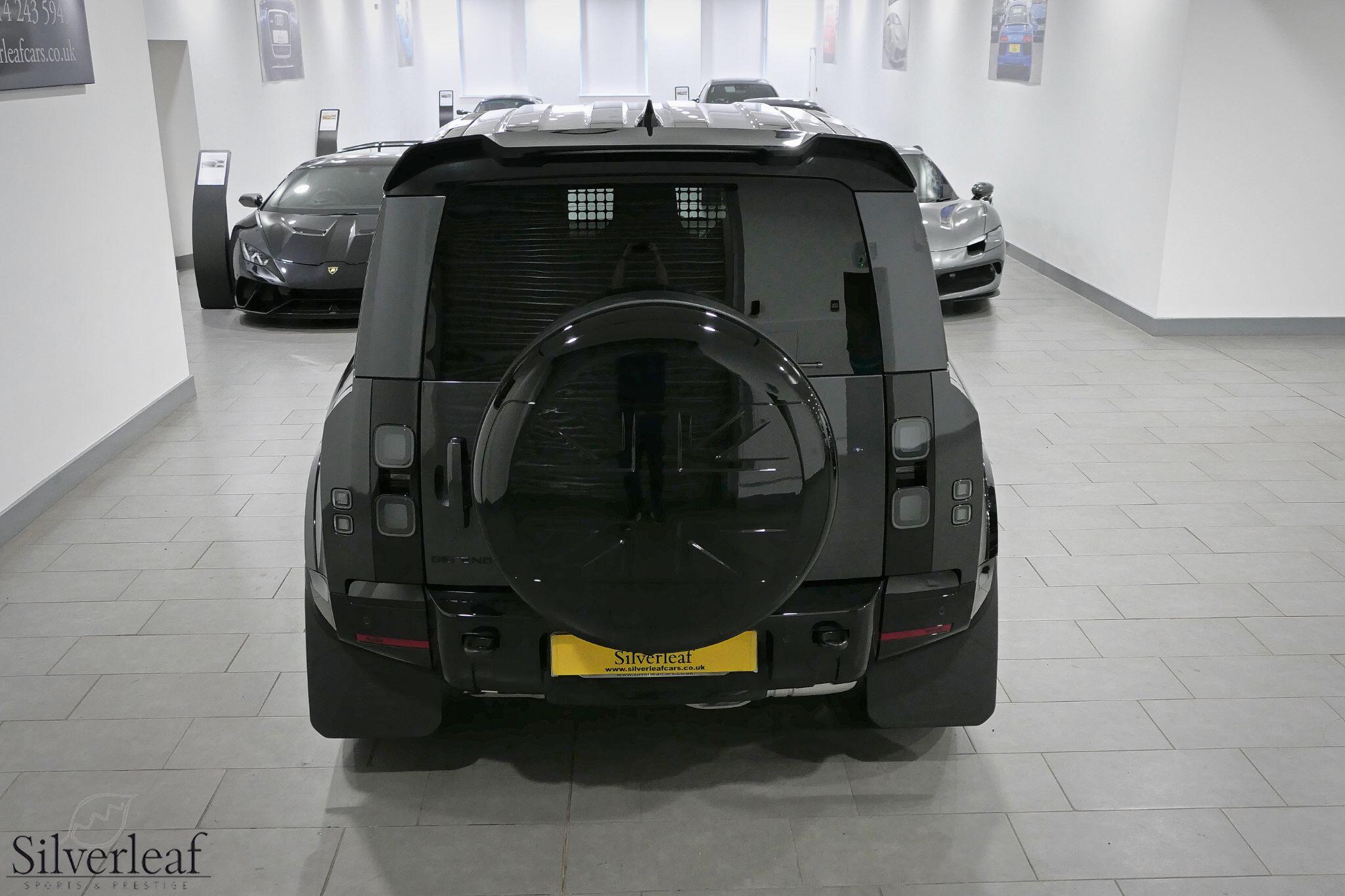Land Rover Defender view 38