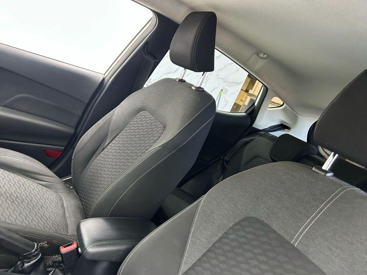 Ford Fiesta view 13