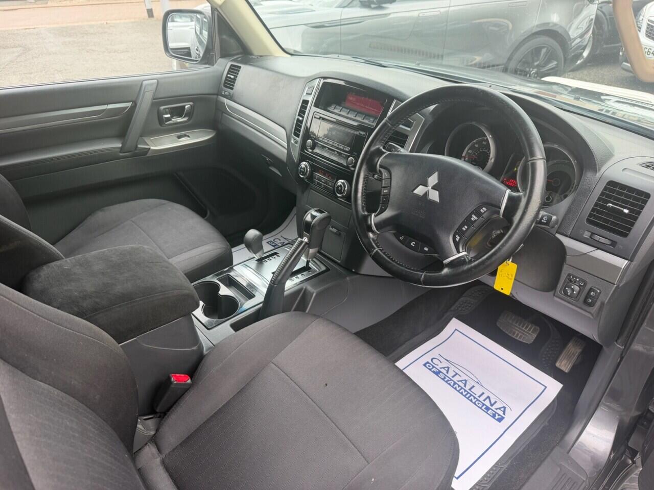 Mitsubishi Shogun view 9