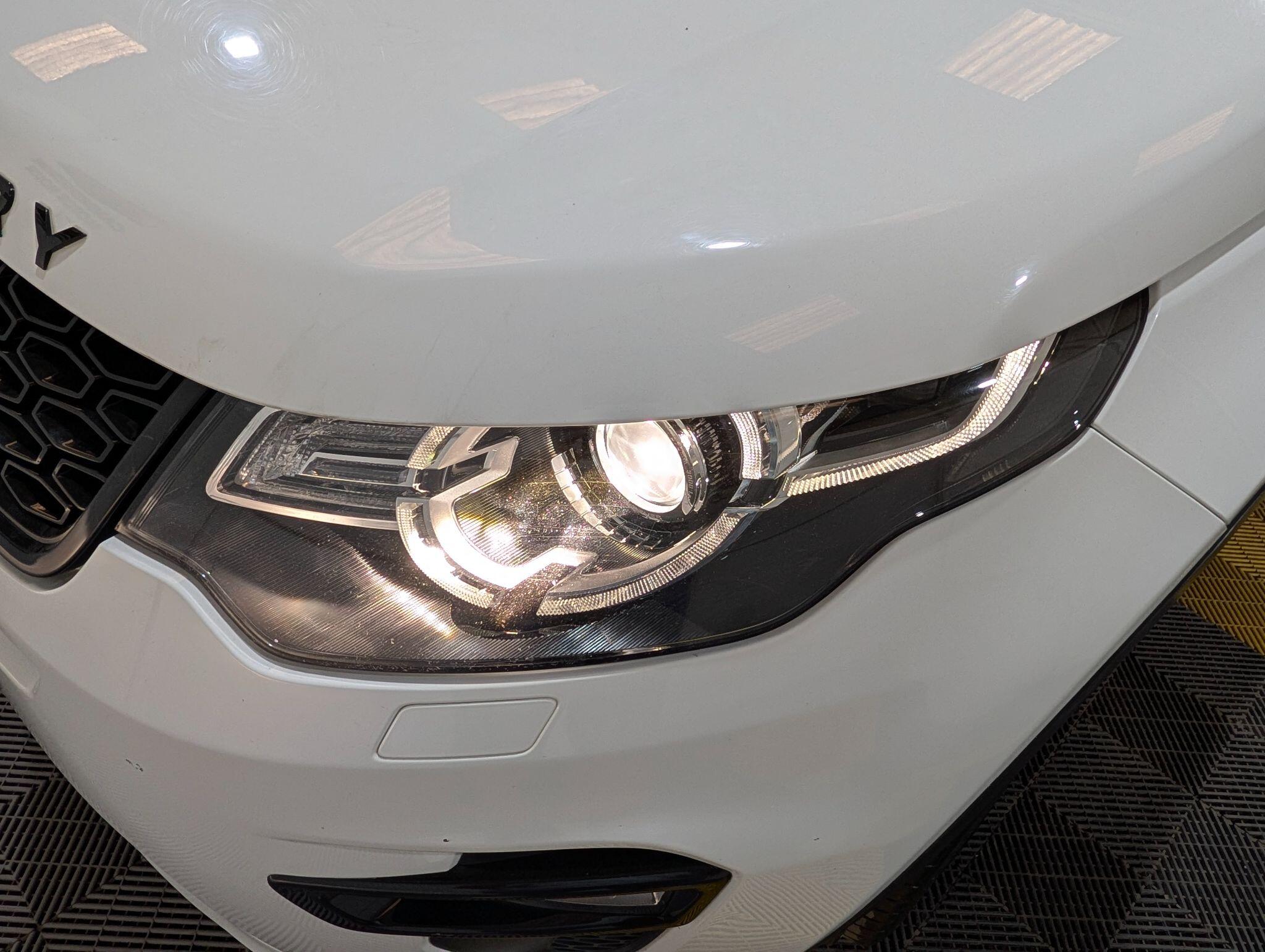 Land Rover Discovery Sport view 76