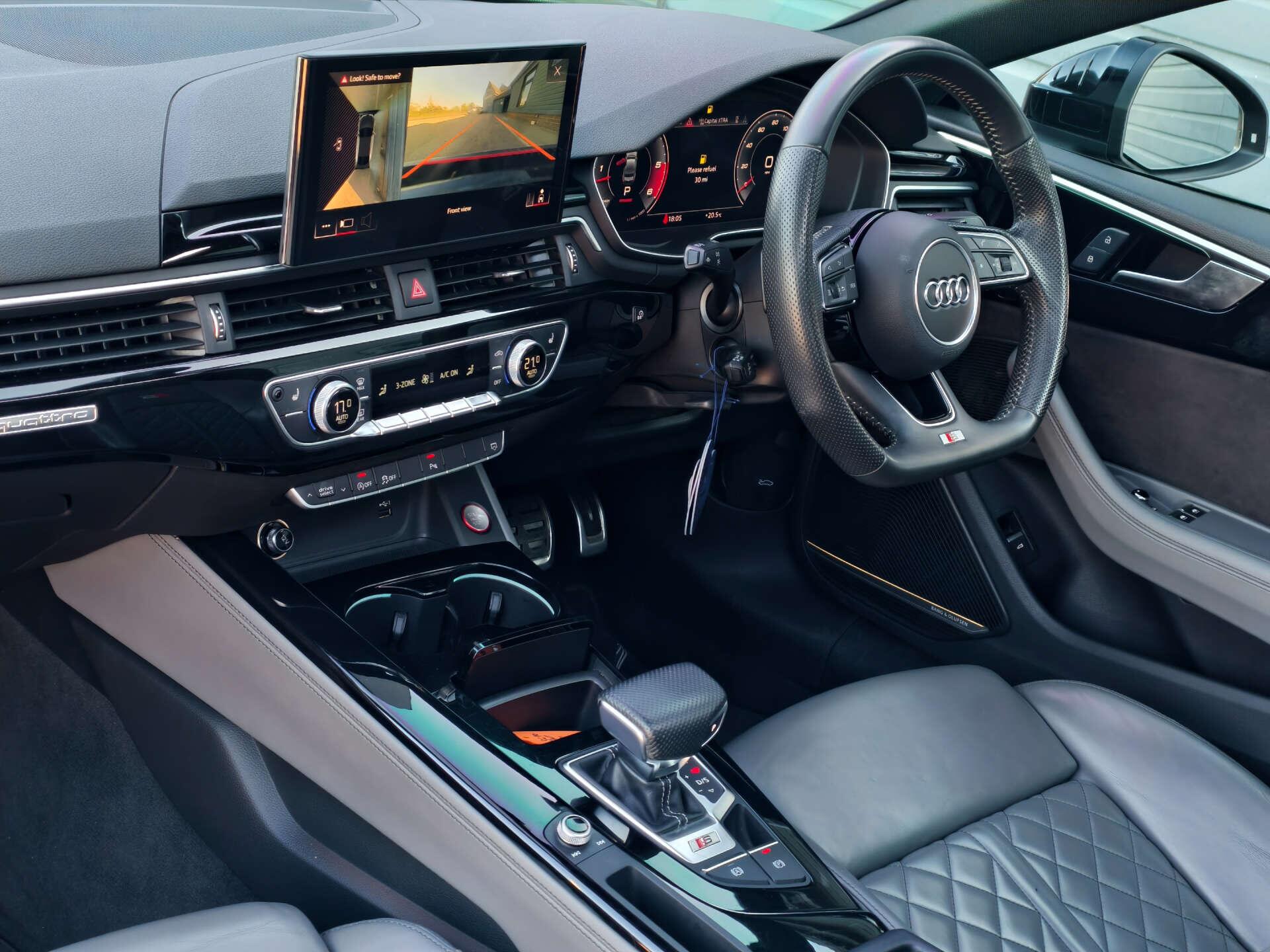 Audi S5 view 25